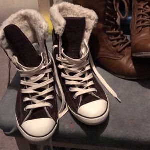 Chuck Taylor Sherpa lined high Top sneaker boots